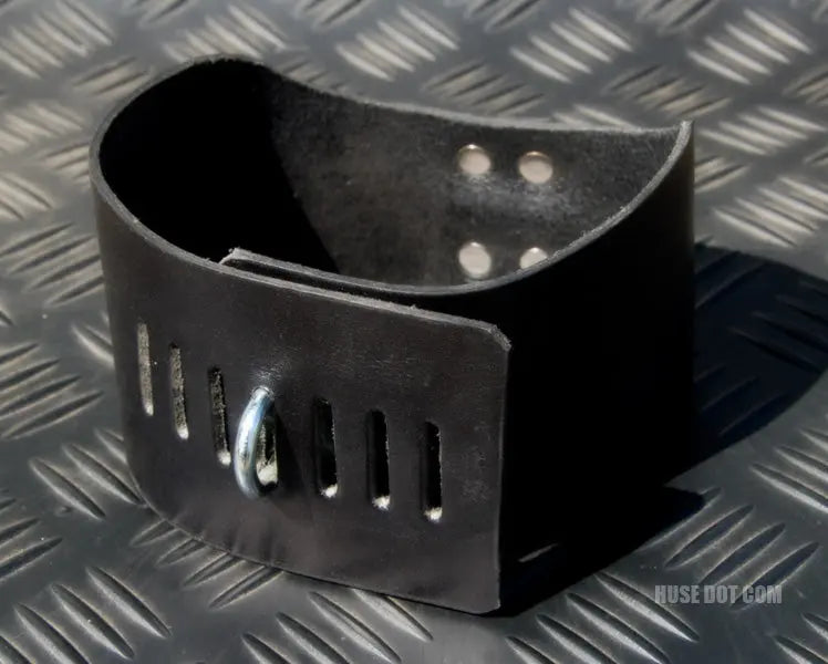 Severe Collar Huse Dot Com