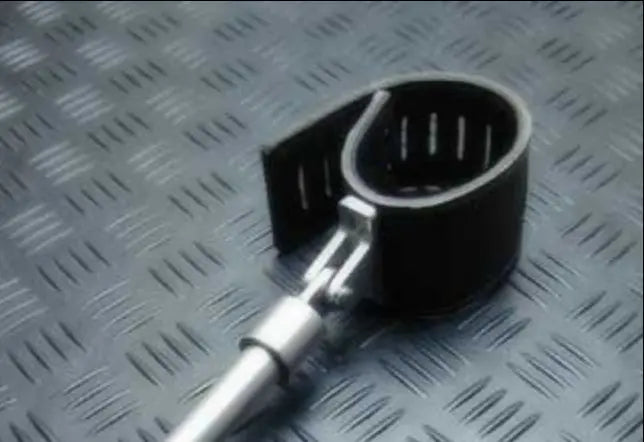 Bondage spreader bar cuffs